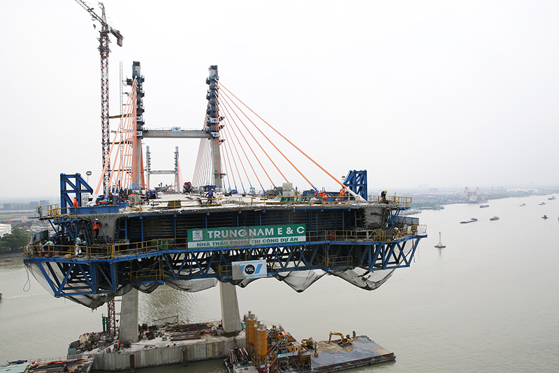 Hợp long cầu Bạch Đằng vào dịp 30/4