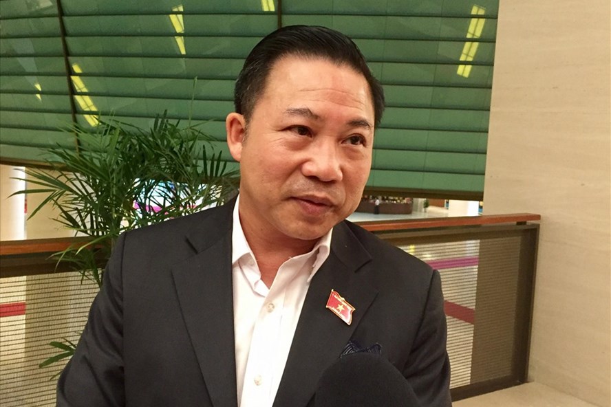 “Thu phí” thay “thu giá”: Hóa ra đã bán con đường, cây cầu cho doanh nghiệp?