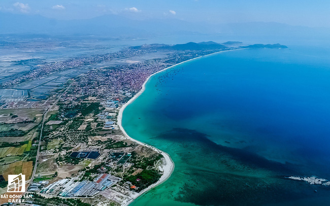 Cận cảnh Bắc Vân Phong nhìn từ trên cao, nơi đang diễn ra “cơn sốt” đất