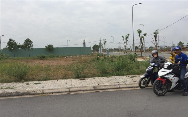 Tôi đi làm… “cò đất”