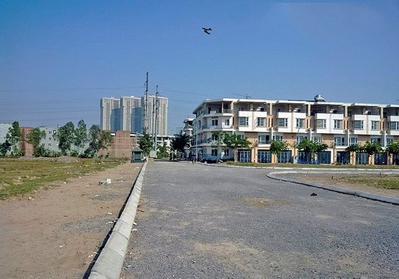 Ghìm cương “bong bóng” bất động sản