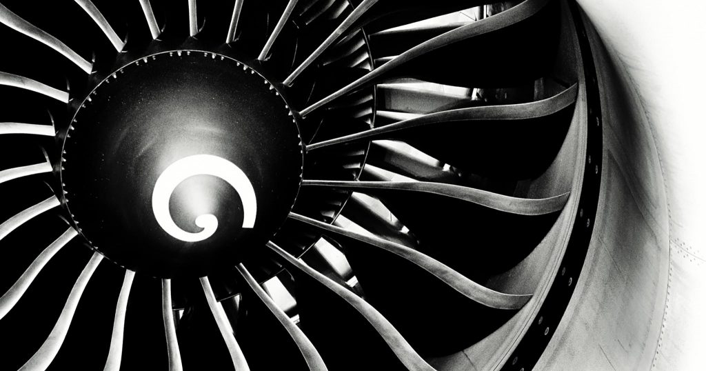 Hình trôn ốc trên động cơ máy bay? Phải chăng người ta vẽ cho vui?