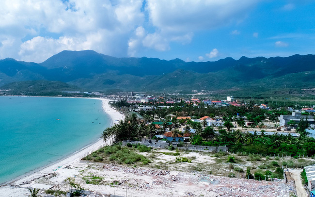 Năm 2020: Di dời resort Ana Mandara