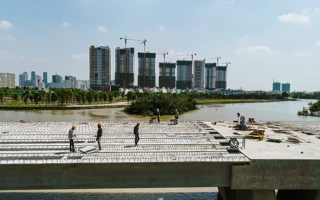 Cận cảnh thi công dự án cầu 500 tỷ sắp được đưa vào sử dụng tại khu Đông