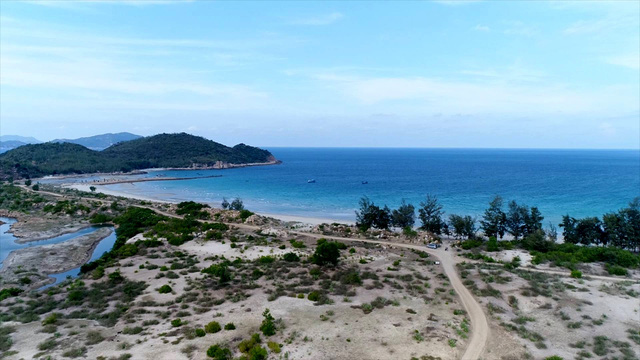 Hoang tàn khu du lịch 2500 tỷ: Dự án “khoá chặt” bờ biển đẹp nhất Ninh Thuận!