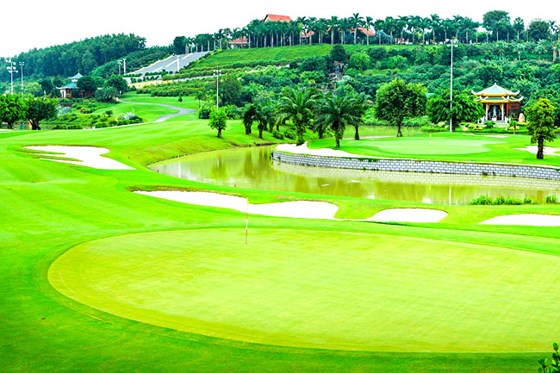 Ồ ạt bổ sung sân golf vào quy hoạch