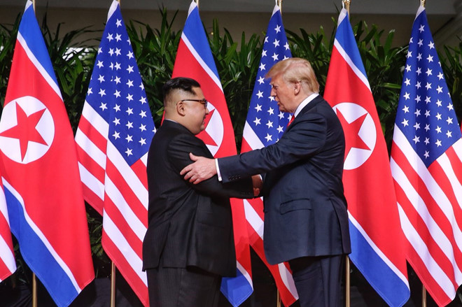 Trump – Kim bước vào buổi ăn trưa làm việc