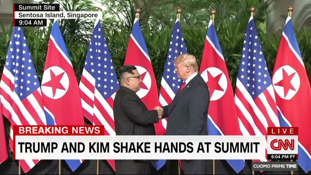 SỰ KIỆN Ông Kim Jong Un và ông Trump vừa có cái bắt tay lịch sử