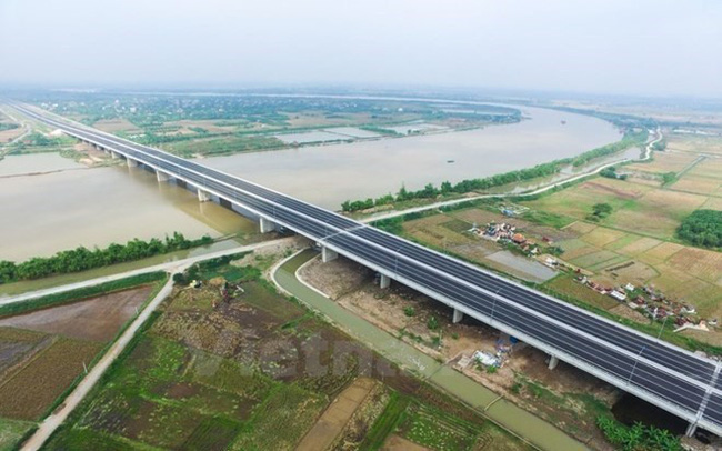 ‘Ông chủ’ đường cao tốc Hà Nội-Hải Phòng như ngồi trên… đống lửa