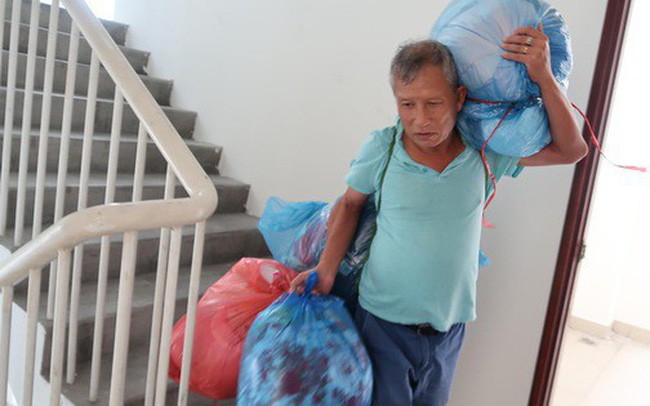 Cư dân Carina mờ mịt ngày về