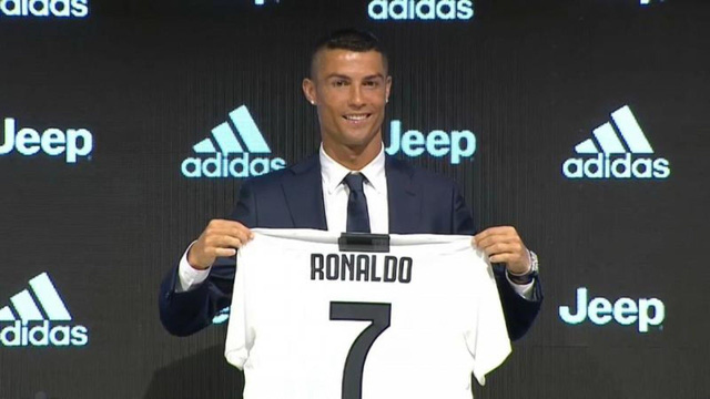 Vừa chuyển sang Juventus, Ronaldo chính thức chấp nhận án tù 2 năm