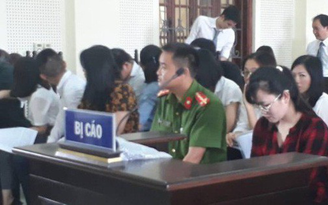 Sau vụ “rút ruột” 50 tỉ đồng, Eximbank khuyến cáo khách hàng không ký khống chứng từ rút tiền