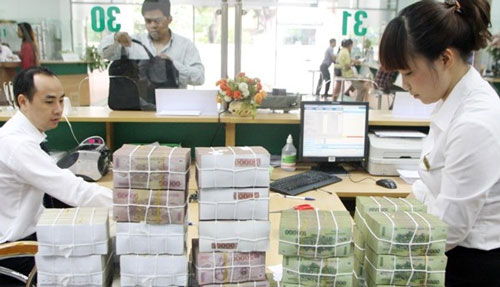 Lãi kỷ lục trăm triệu USD và cơn đau đầu của đại gia ngân hàng