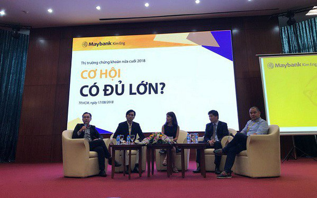 Cẩn trọng với mọi biến cố từ chiến tranh thương mại