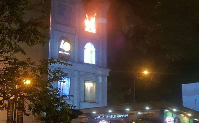 Cháy tại Diamond Plaza, người dân hoảng loạn la hét, tháo chạy trong đêm