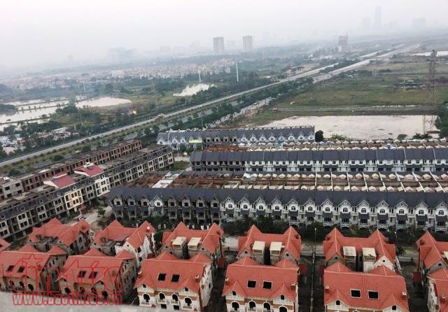 Đợi ‘dài cổ’ mà không có khách mua nhà trong tháng Ngâu