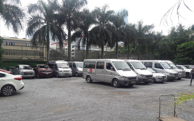 Sân tập golf, bãi gửi xe “mọc” trên đất quy hoạch cây xanh