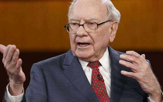 Triết lý “cho đi” của Warren Buffett: Một gia đình giàu không nên bỏ rơi người nghèo!