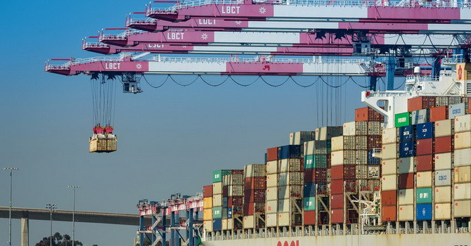 Sản xuất Trung Quốc thực sự “ngấm đòn” thuế cao của Mỹ