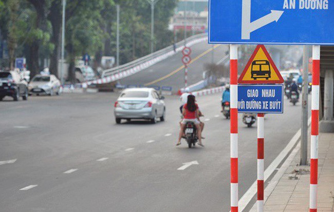 Hà Nội: Chính thức thông xe cầu vượt 300 tỉ cạnh Hồ Tây