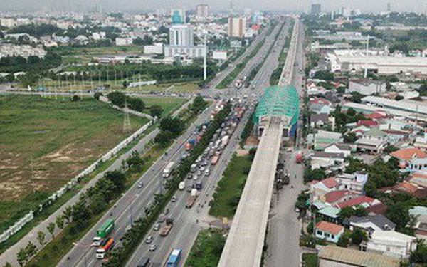 Cuối năm bỏ tiền vào đâu hiệu quả?