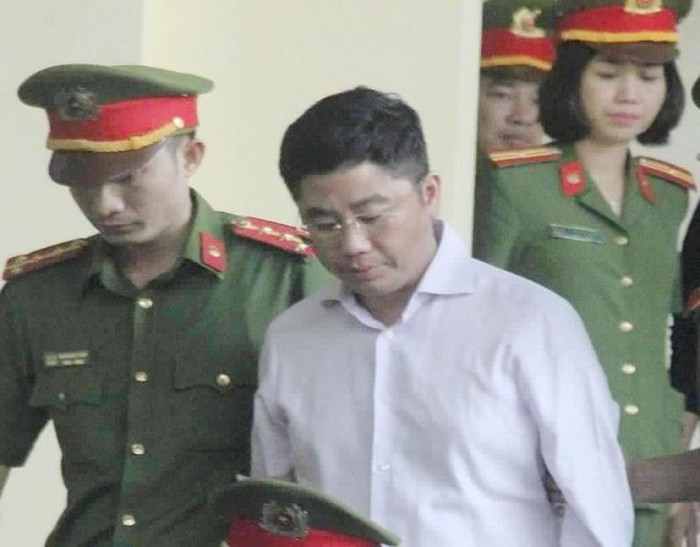 Vụ ông Vĩnh: Tổ chức đánh bạc là để nắm tình hình tội phạm?