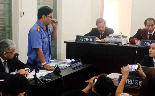 Vinasun và Grab bất ngờ ngồi lại hoà giải, Toà quyết định tạm ngưng xét xử vụ kiện đòi bồi thường 41 tỷ đồng