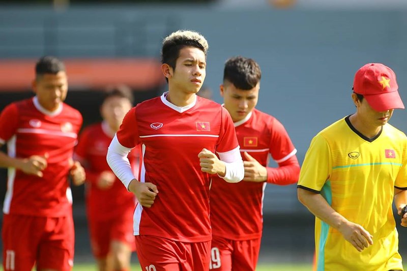 Tuyển Việt Nam ‘luyện công’ giữa trưa nắng, sẵn sàng đối đầu Malaysia