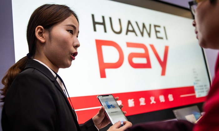 Điều khiến Huawei rơi vào ‘cát lún’