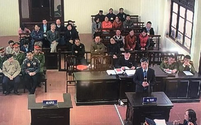 Cuộc đối đáp đặc biệt nhất vụ án chạy thận: GS đầu ngành nói “rất cám ơn anh đã hỏi câu này, vì sự áp dụng này rất nhiều người đã chết!”