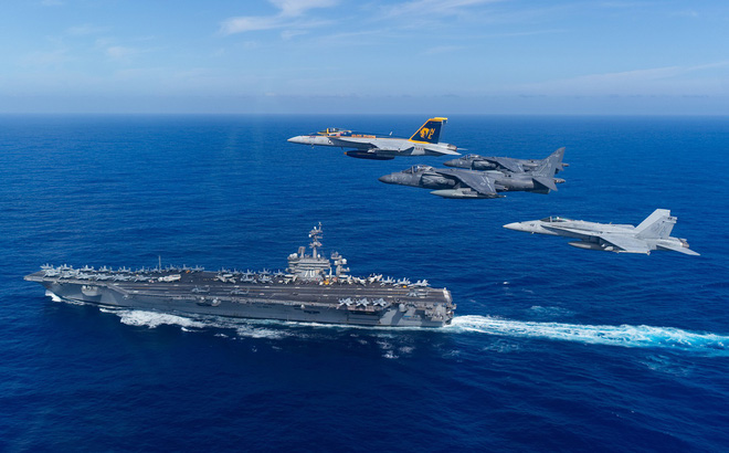 Bắc Kinh “sốt vó”: Ông Pence điểm mặt Trung Quốc, hải quân Mỹ hừng hực khí thế hành động