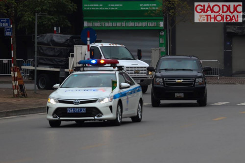 Cận cảnh đoàn xe chở mật vụ Mỹ cùng nhiều thiết bị “cập bến” khách sạn Hà Nội