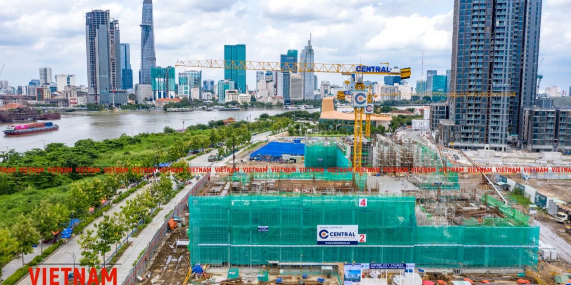 Thứ hạng ngành xây dựng biến động “hậu Coteccons”?