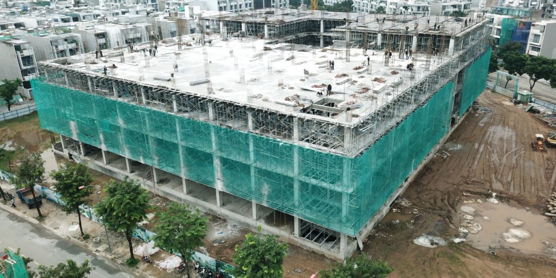 Cất nóc Bệnh viện Vạn Phúc – Sài Gòn