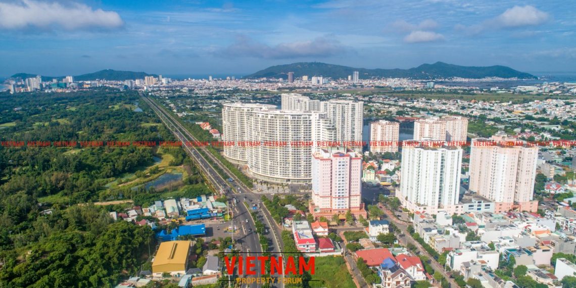 Him Lam thâu tóm DIC Corp?