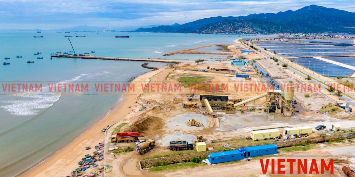 Băn khoăn trước thông báo mời quan tâm Trung tâm điện khí LNG Cà Ná hơn 49.000 tỷ ở Ninh Thuận