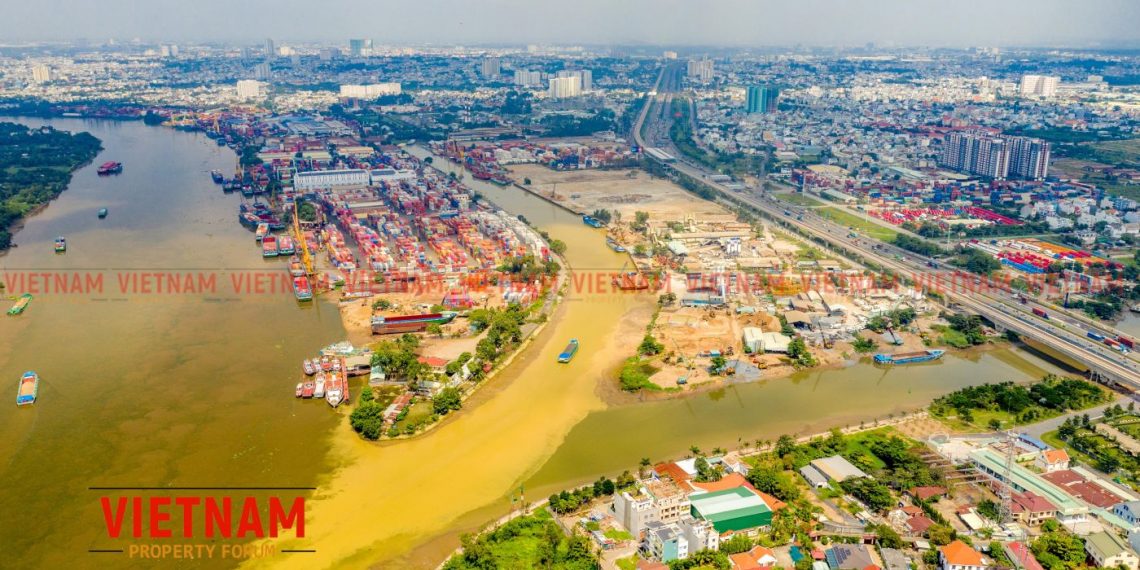 Bất động sản công nghiệp: Người cười nụ, kẻ khóc thầm