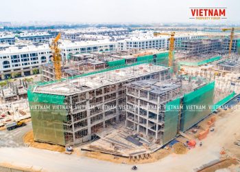 Giá thép tăng “sốc”, nhiều dự án bất động sản ngưng thi công