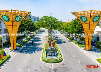 Giá thép tăng “sốc”, nhiều dự án bất động sản ngưng thi công