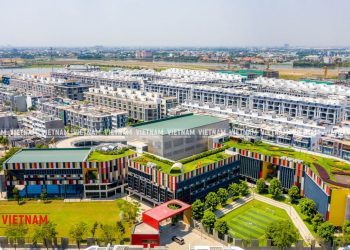 Giá thép tăng “sốc”, nhiều dự án bất động sản ngưng thi công