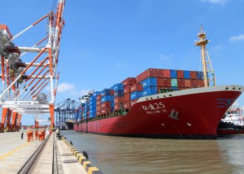 Gỡ nút thắt hạ tầng giao thông