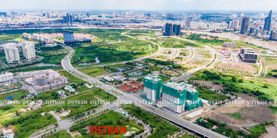 Dòng vốn ngoại chực chờ rót vào thị trường bất động sản Việt Nam