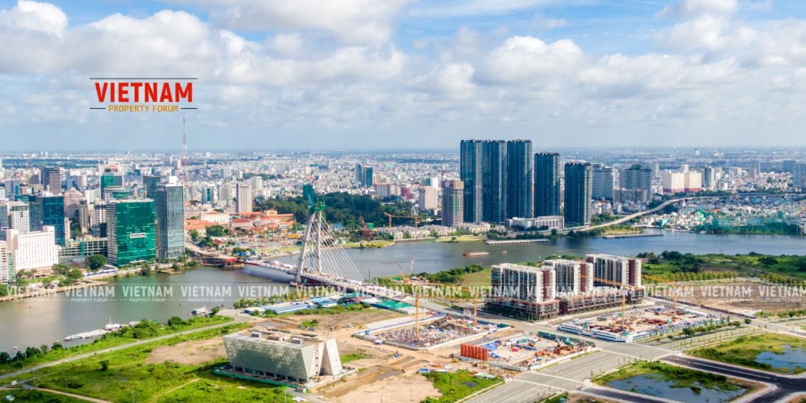 Dòng vốn ngoại chực chờ rót vào thị trường bất động sản Việt Nam