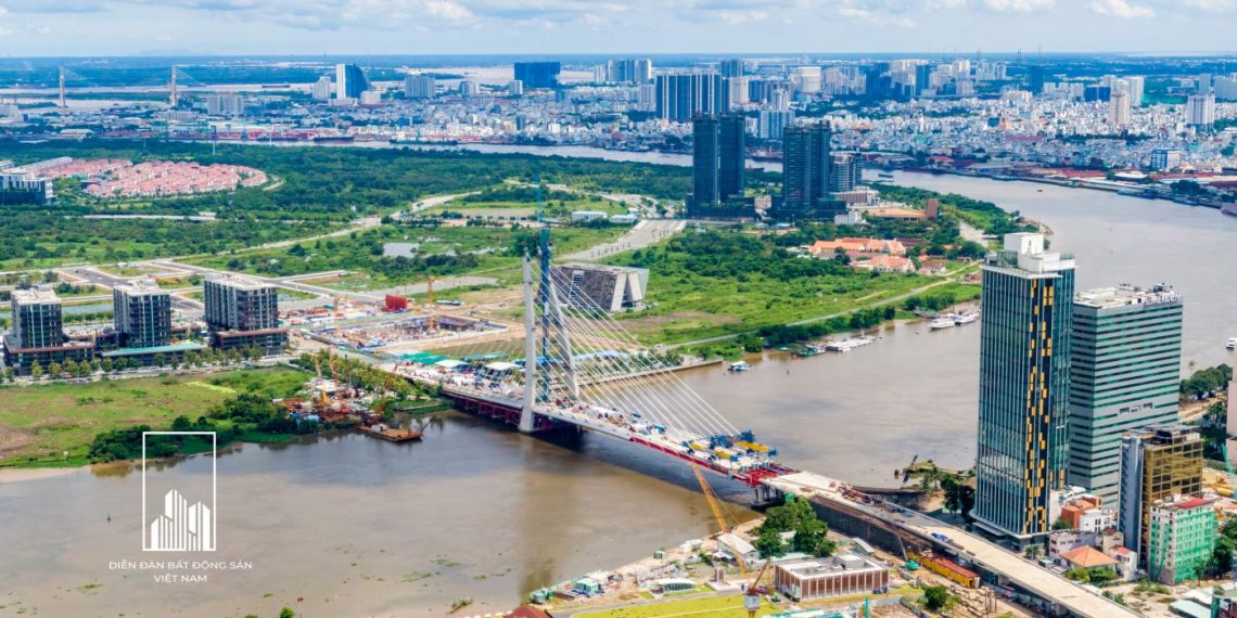 Dòng vốn ngoại chực chờ rót vào thị trường bất động sản Việt Nam