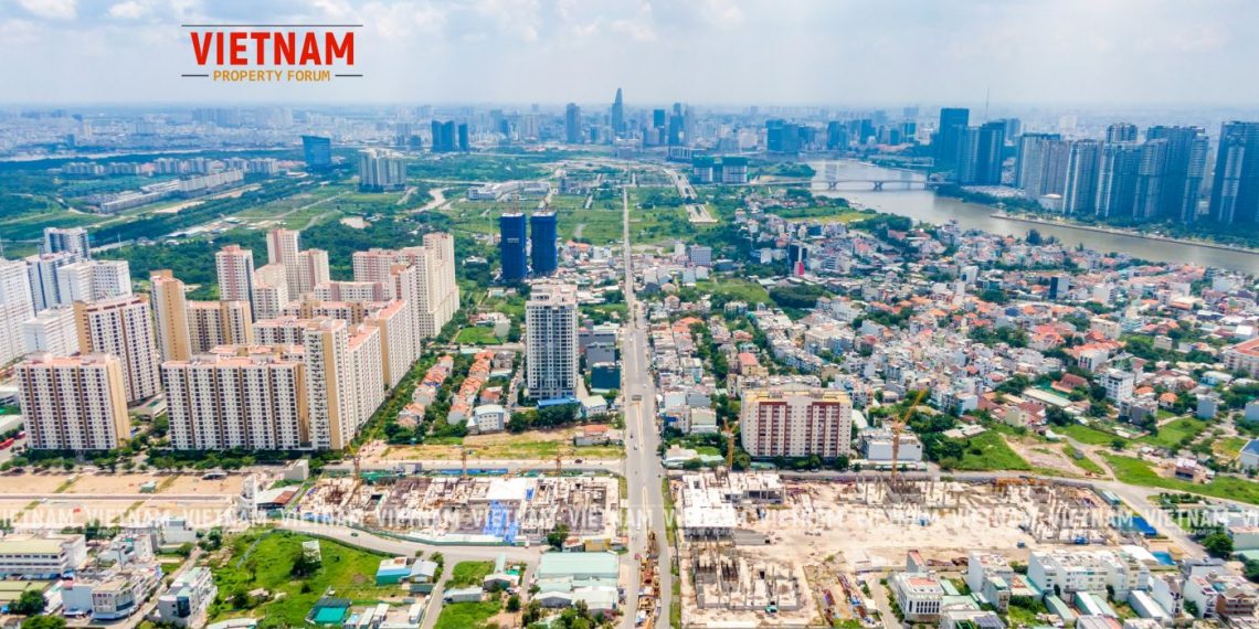 Dòng vốn ngoại chực chờ rót vào thị trường bất động sản Việt Nam