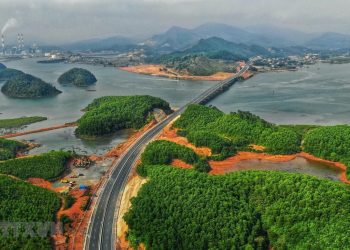 Thi công nước rút dự án cao tốc Vân Đồn – Móng Cái