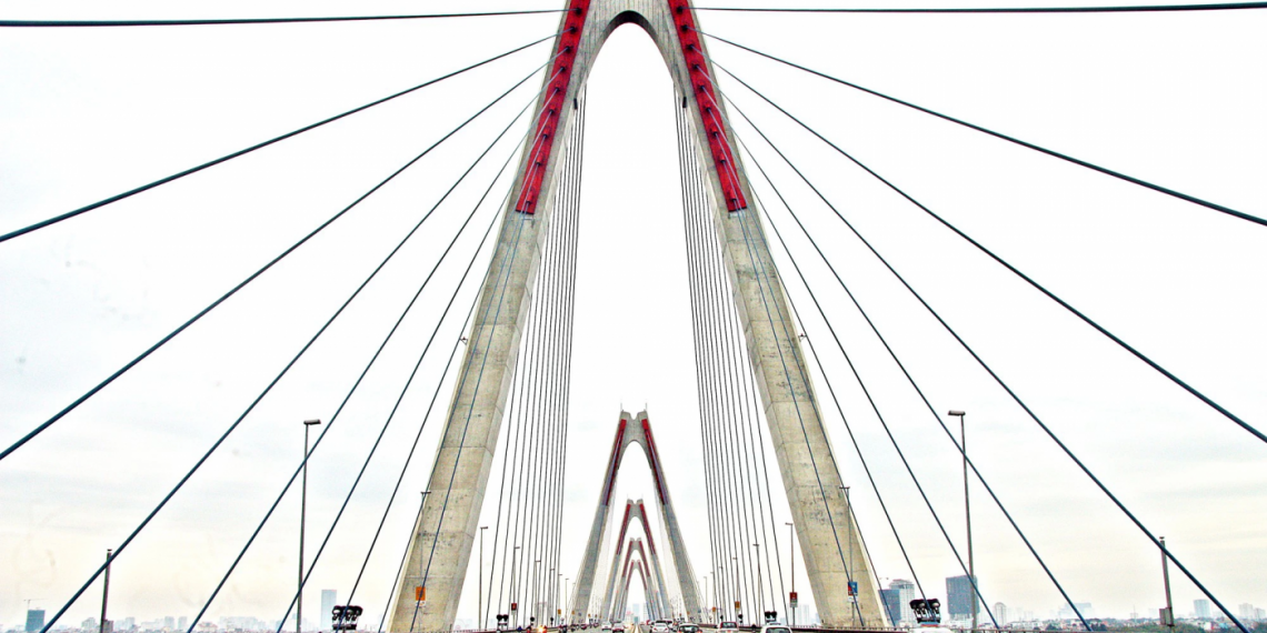 Một thập kỷ làm cầu vượt sông của Hà Nội