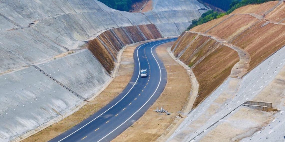 Sắp đưa vào khai thác cao tốc La Sơn – Túy Loan