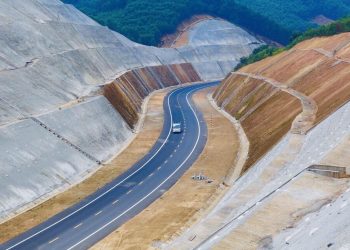 Sắp đưa vào khai thác cao tốc La Sơn – Túy Loan