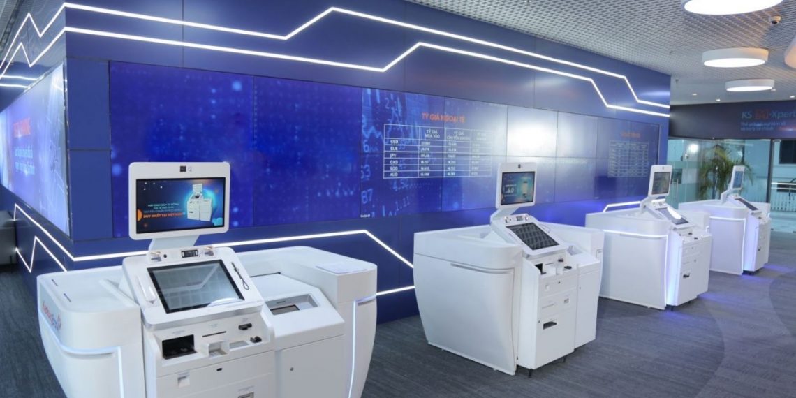 Tập đoàn Công nghệ Unicloud tiên phong cung cấp giải pháp máy giao dịch ngân hàng tự động STM